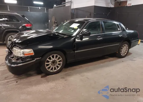 2007 Lincoln Town Car Signature из США, поврежденный, VIN 1LNHM81W17Y636586